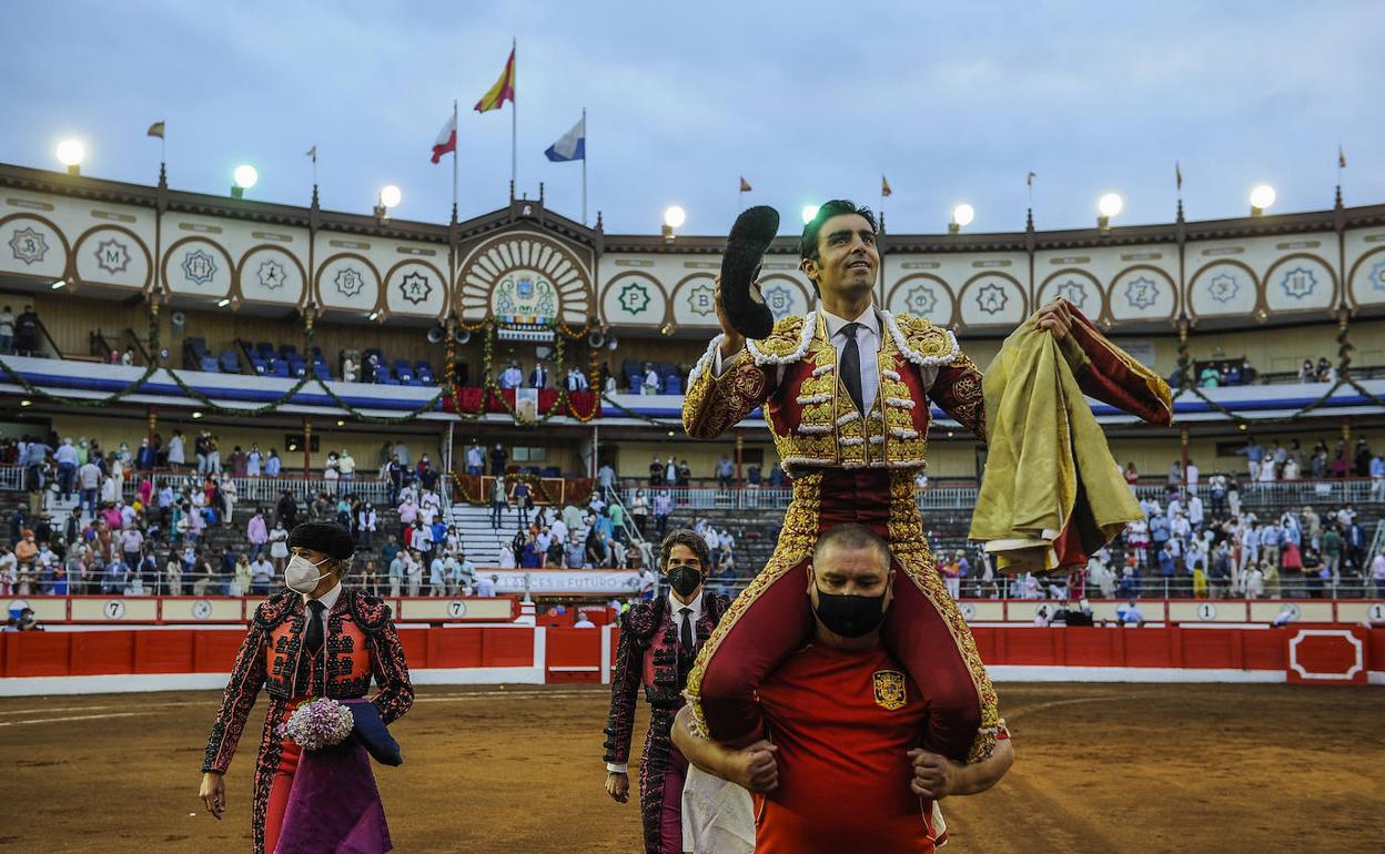 El triunfador, el jabato y un gris Roca Rey