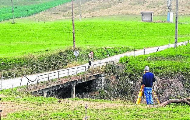 Los vecinos de Serdio rechazan la pasarela peatonal que el Gobierno valora instalar