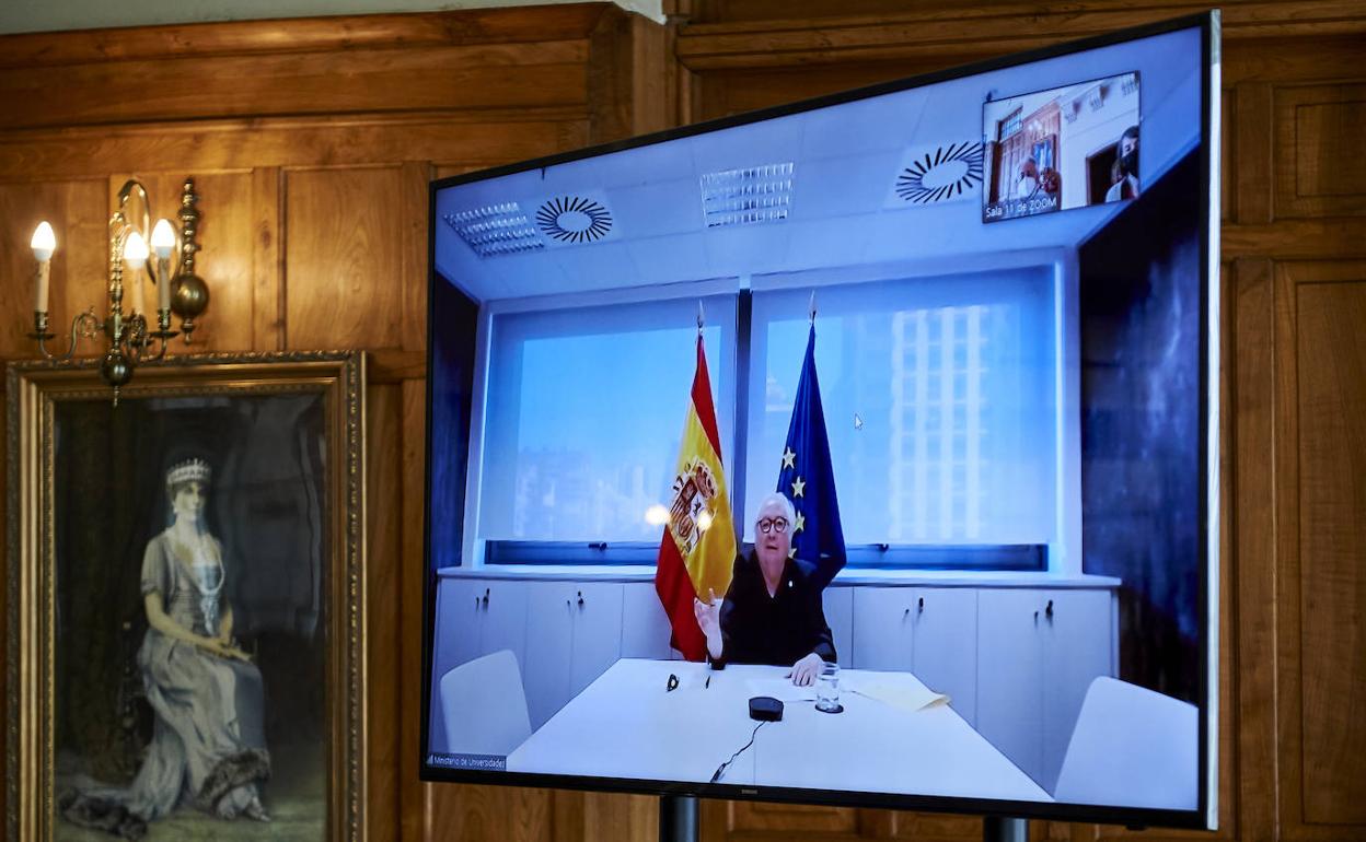 Manuel Castells durante su intervención en los cursos de verano de la UIMP.