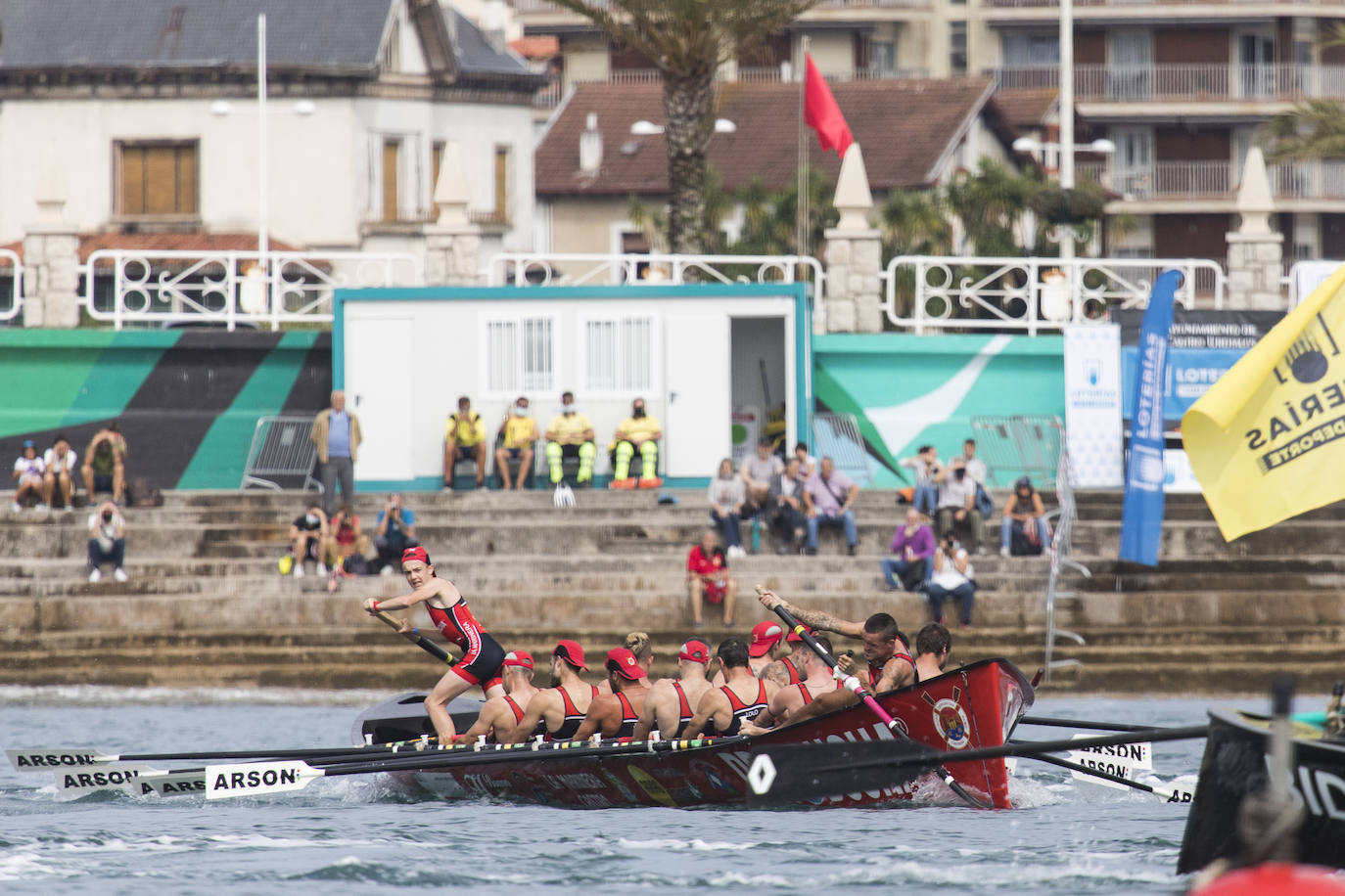 Getaria se hace con el título en aguas de Castro Urdiales, tras coger el mando de la regata en el segundo largo