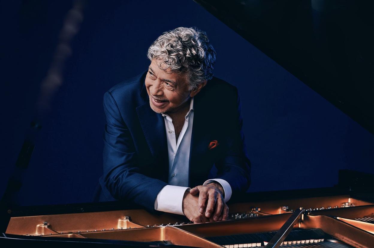 El pianista jamaicano Monty Alexander, cuyo estilo ha sido emparentado en ocasiones con referencias como el histórico Oscar Peterson. 