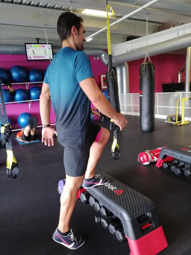 Durante el embarazo no se deben realizar deportes de impacto, violentos o agotadores y el entrenamiento con step es uno de ellos.