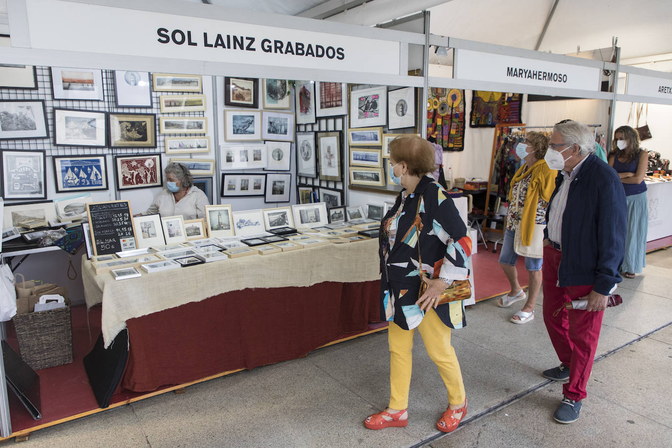 36 puestos se ubican en la Plaza Porticada 