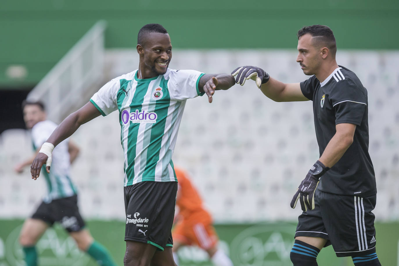 El Racing domina al Burgos pero empata a cero un amistoso en el que perdona incluso desde el penalti, donde falló Cedric