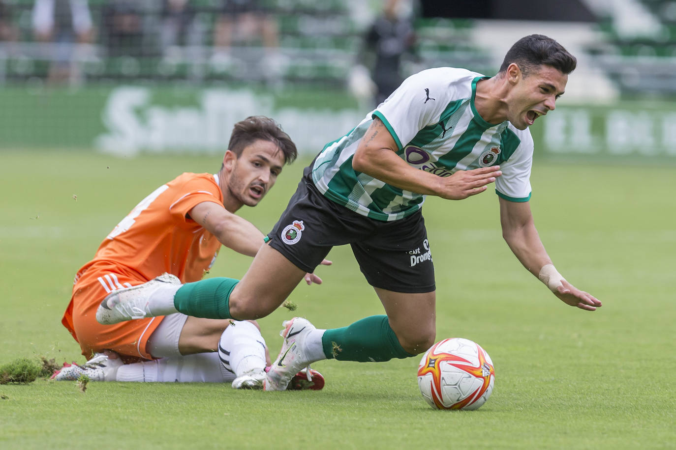 El Racing domina al Burgos pero empata a cero un amistoso en el que perdona incluso desde el penalti, donde falló Cedric