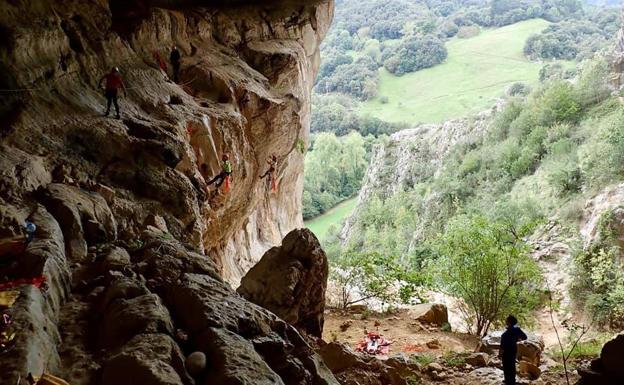 La Federación Cántabra de Espeleología denuncia que cuatro proyectos eólicos destruirán más de 1.550 cuevas