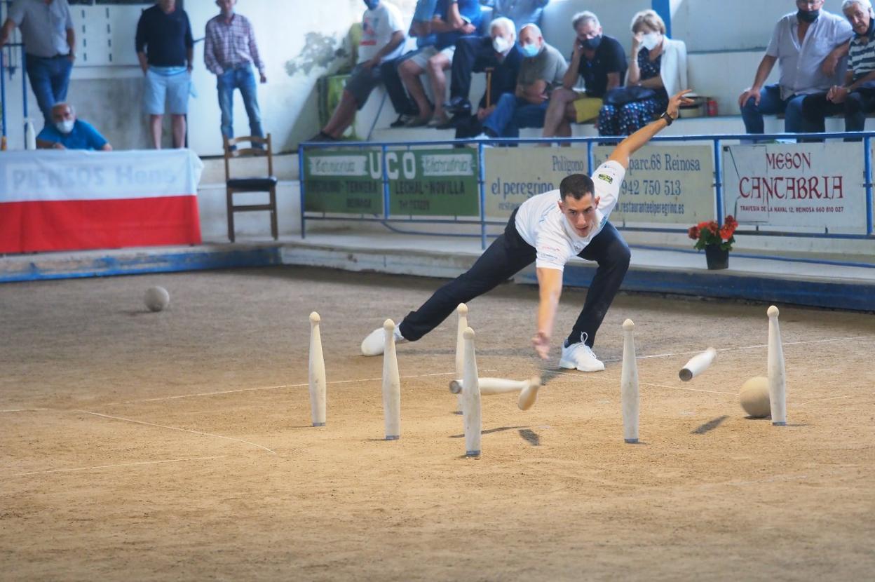 Víctor González ganó en Pesquera su decimocuarto torneo del curso. 