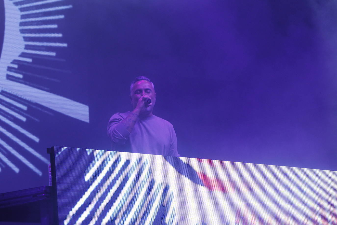 Fotos: Juan Magán pone a bailar a Torrelavega