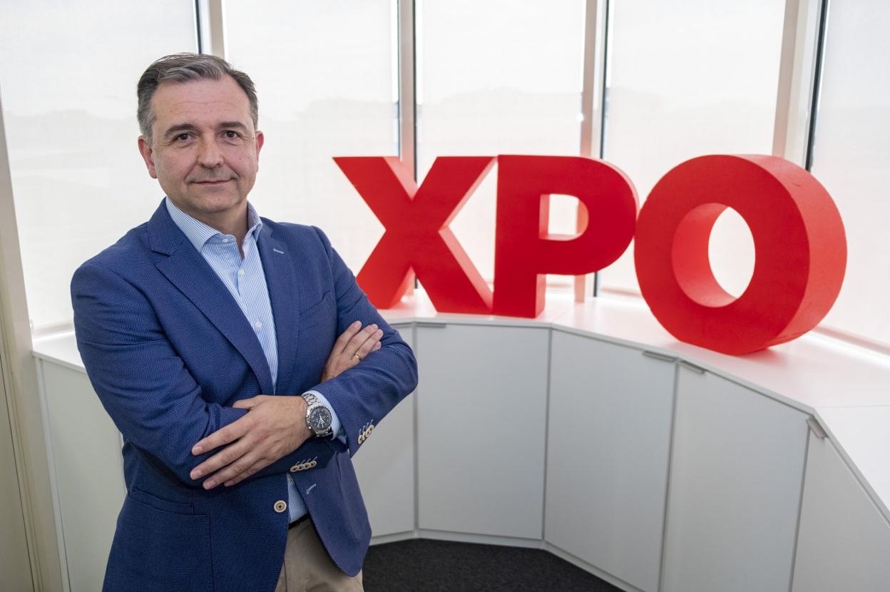 El santanderino Luis Gómez, presidente de XPO Logistics en Europa, esta semana en las instalaciones de la compañía en Mercasantander. DANIEL PEDRIZA