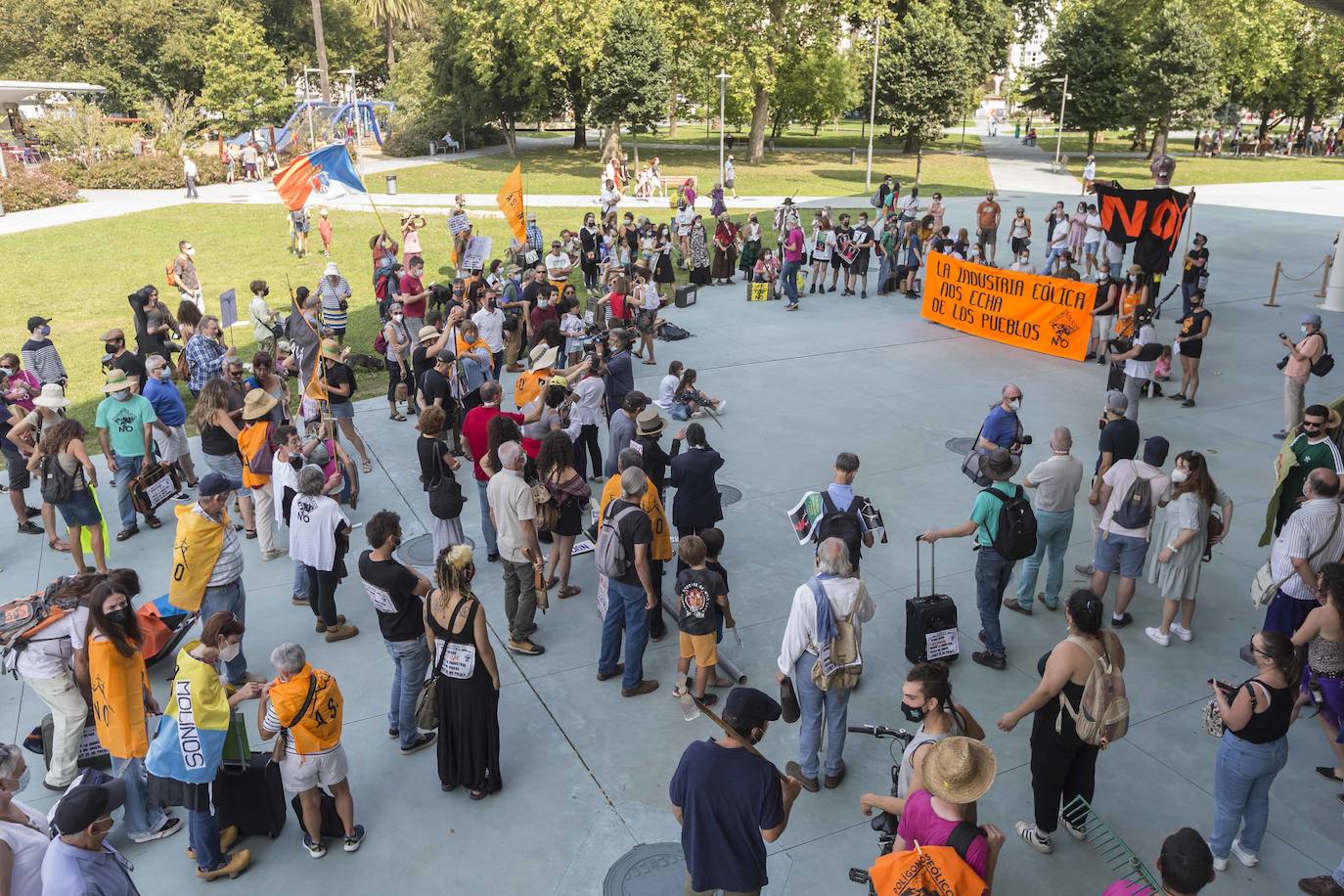 Fotos: Las protestas contra los eólicos llegan a Santander