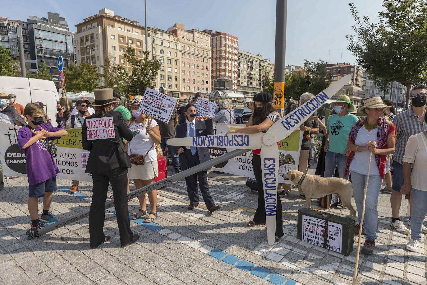 Fotos: Las protestas contra los eólicos llegan a Santander