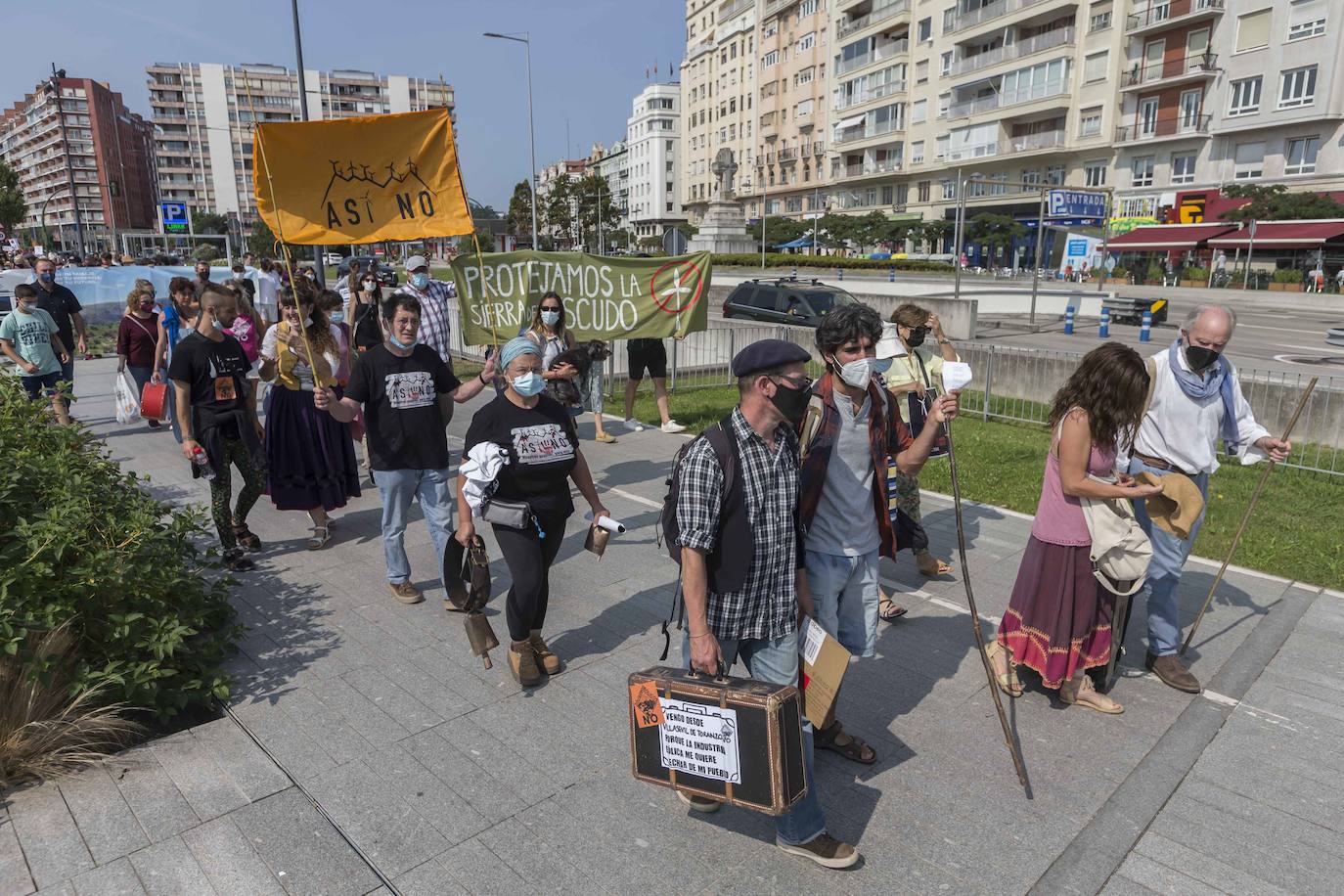 Fotos: Las protestas contra los eólicos llegan a Santander