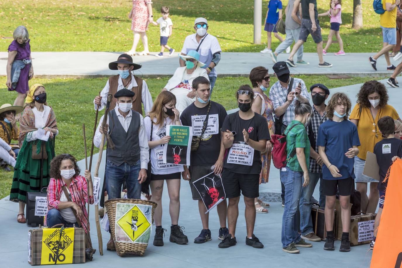 Fotos: Las protestas contra los eólicos llegan a Santander