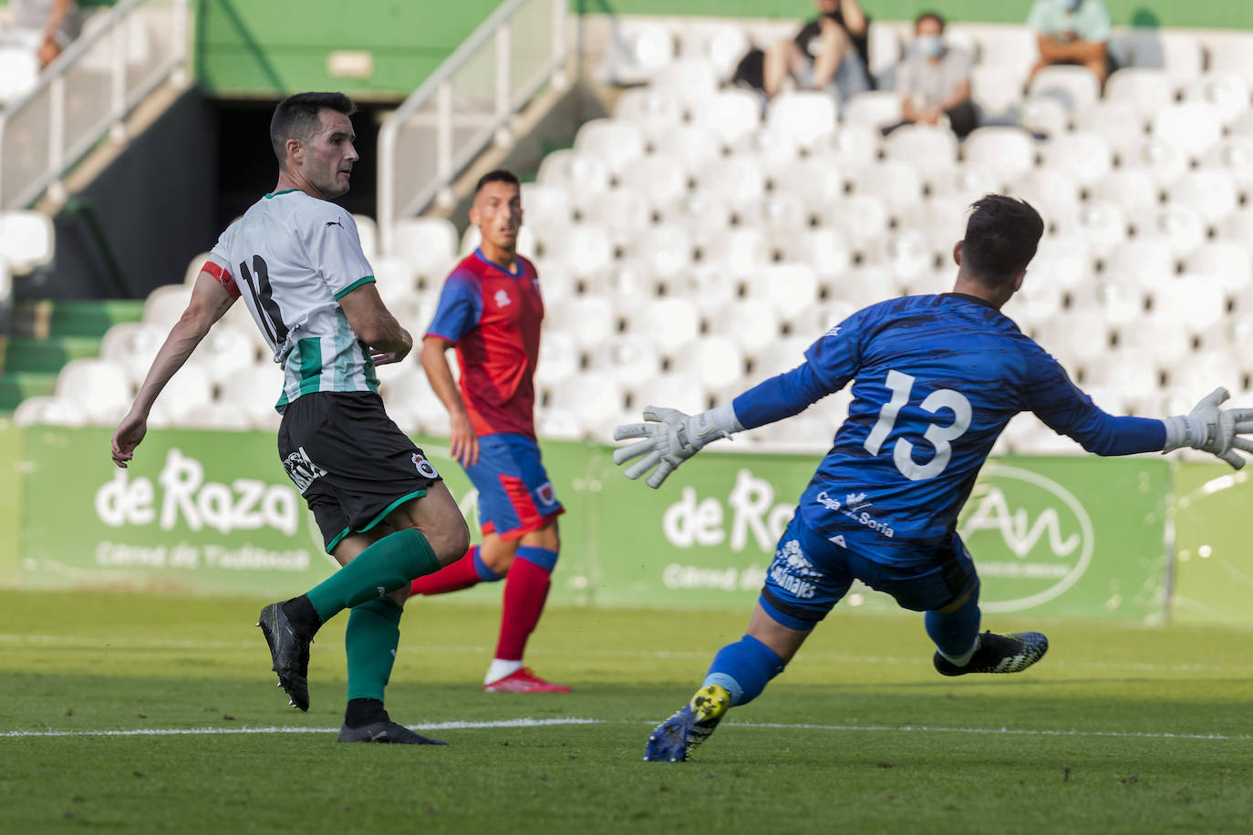 Fotos: Racing empata con el Numancia