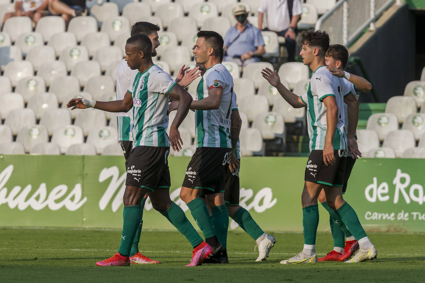 Fotos: Racing empata con el Numancia