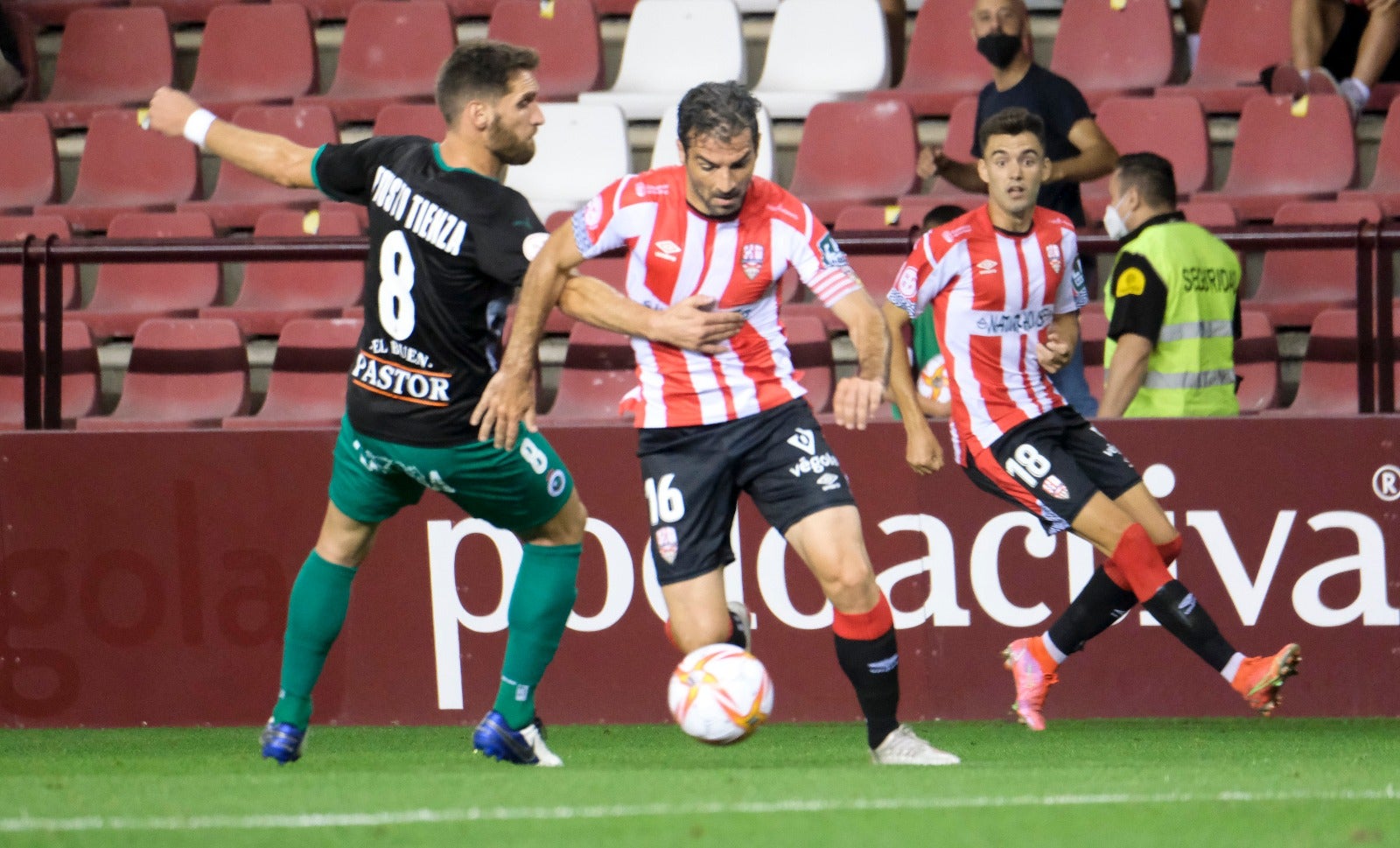 Fotos: El partido UD Logroñés-Racing, en imágenes