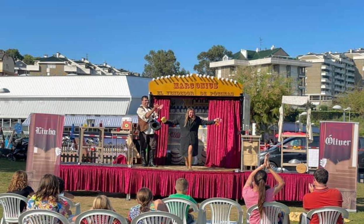 El barrio de Ostende durante un espectáculo del Festival Internacional de Magia.