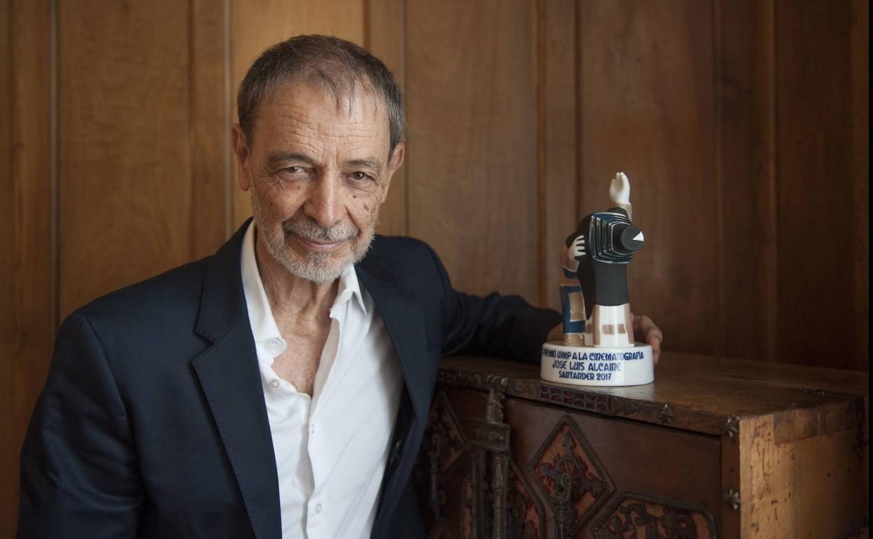 El reputado director de fotografía José Luis Alcaine ha trabajado recientemente en 'Madres paralelas', la última película de Almodóvar. 
