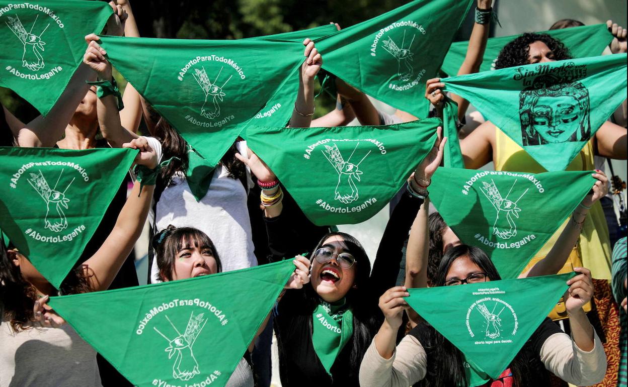 Protesta contra la legalización del aborto en Ciudad de México.