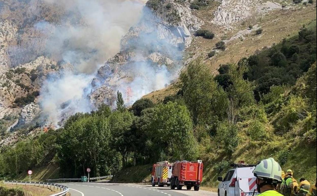 Incendio junto al Desfiladero 