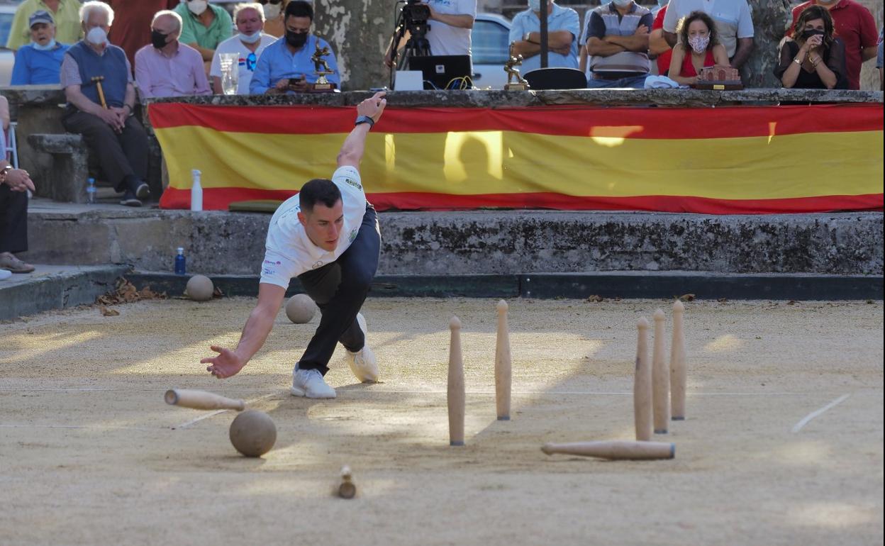 Con un emboque en la última tirada Víctor González sumó ayer en Molledo su vigesimoquinto torneo del año.