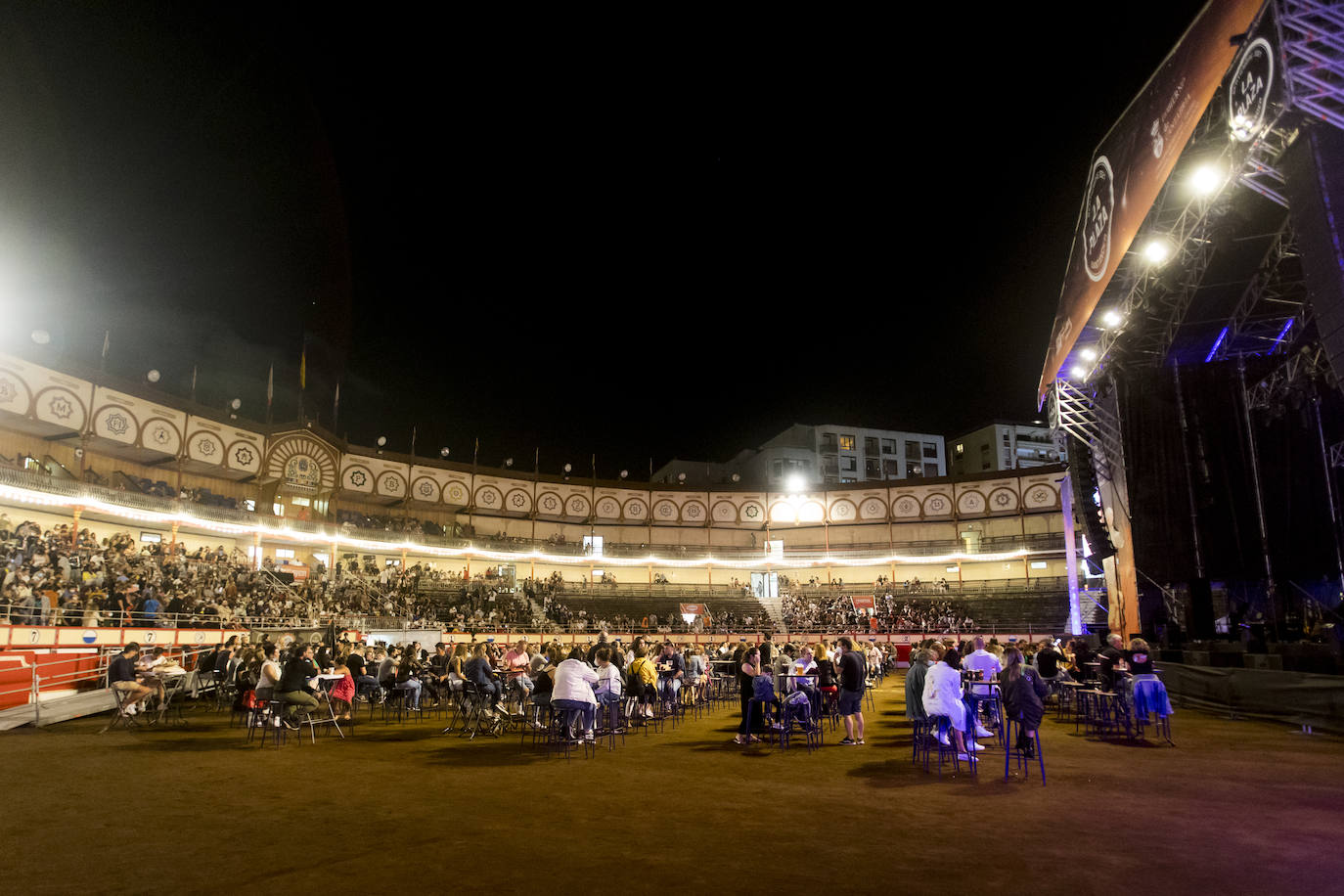 Fotos: La música de Rulo y la Contrabanda inunda la plaza