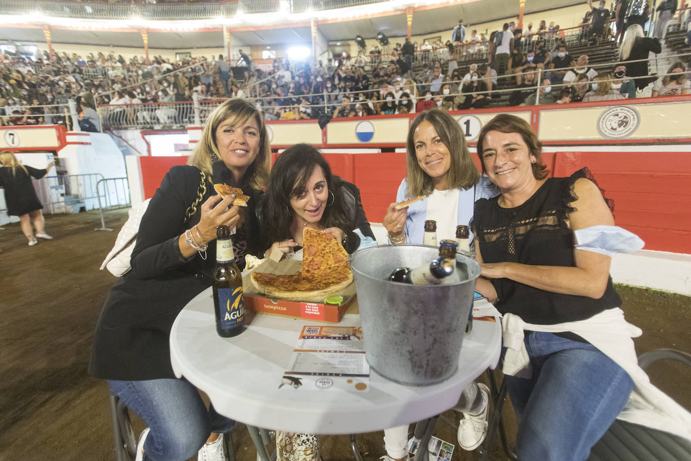 Fotos: La música de Rulo y la Contrabanda inunda la plaza