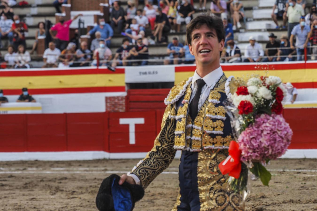 Fotos: Ampuero quiere toros y llena la plaza