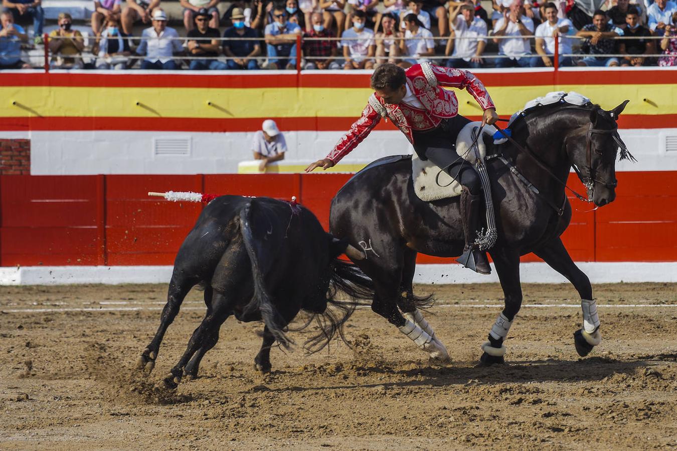 Fotos: Ampuero quiere toros y llena la plaza