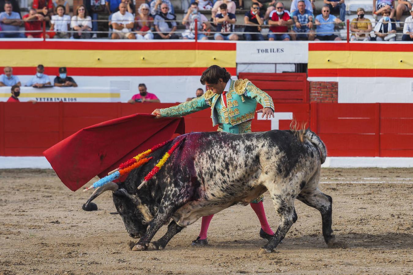 Fotos: Ampuero quiere toros y llena la plaza