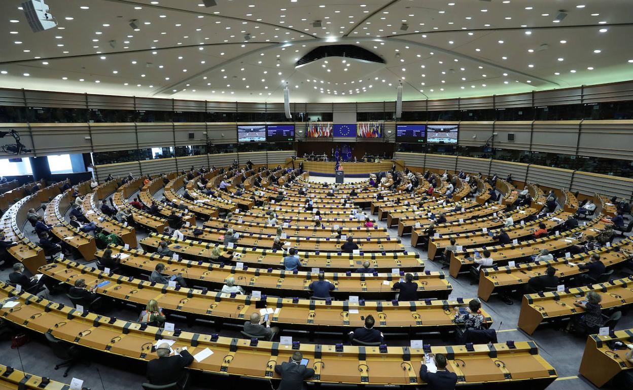 El Parlamento Europeo pide reconocer las uniones del mismo sexo