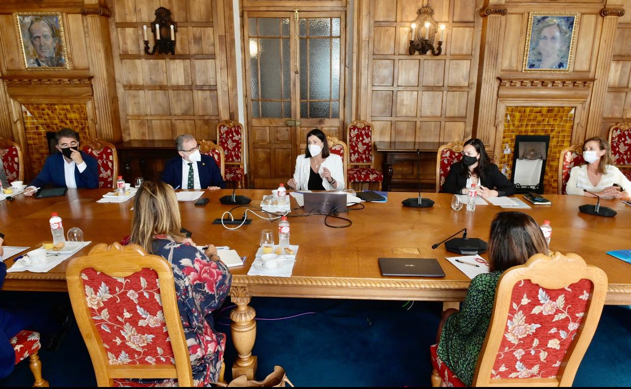 Santander y la UC revalidan proyectos para «avanzar juntos» en la mejora de la ciudad