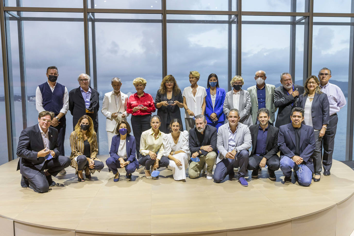 El festival finalizó con la entrega del premio Faro de Honor a José Luis Alcaine e Isabel Coixet por su trayectoria y el premio Faro Dos Orillas a Esther García 