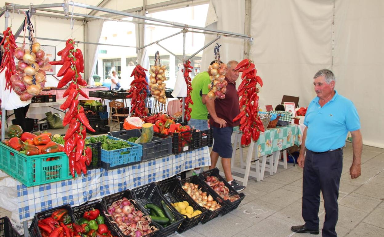 Expositores de productos en una pasada edición de la feria.