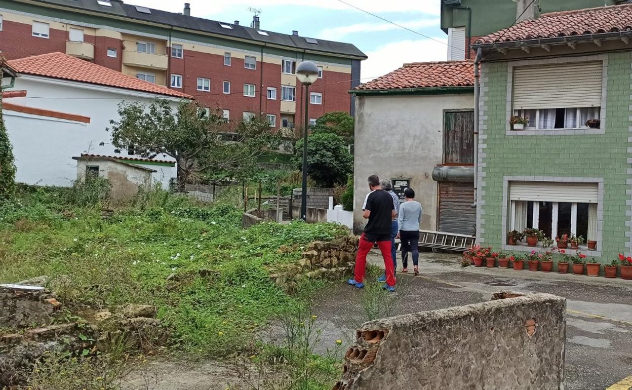 Vecinos de la Riachuela, uno de los barrios que pide que se desbloquee el PGOU