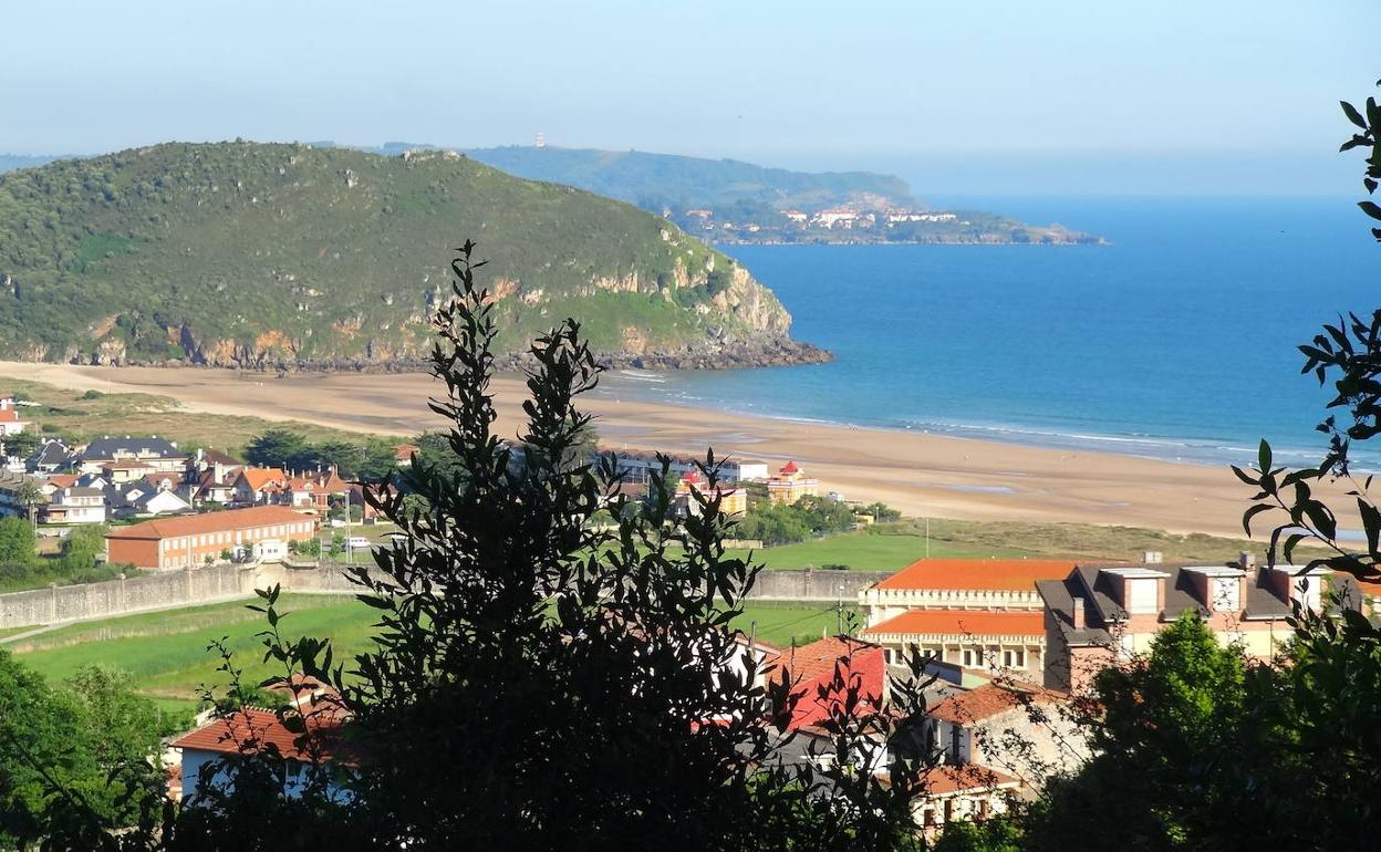 Vista de la playa de Berria.