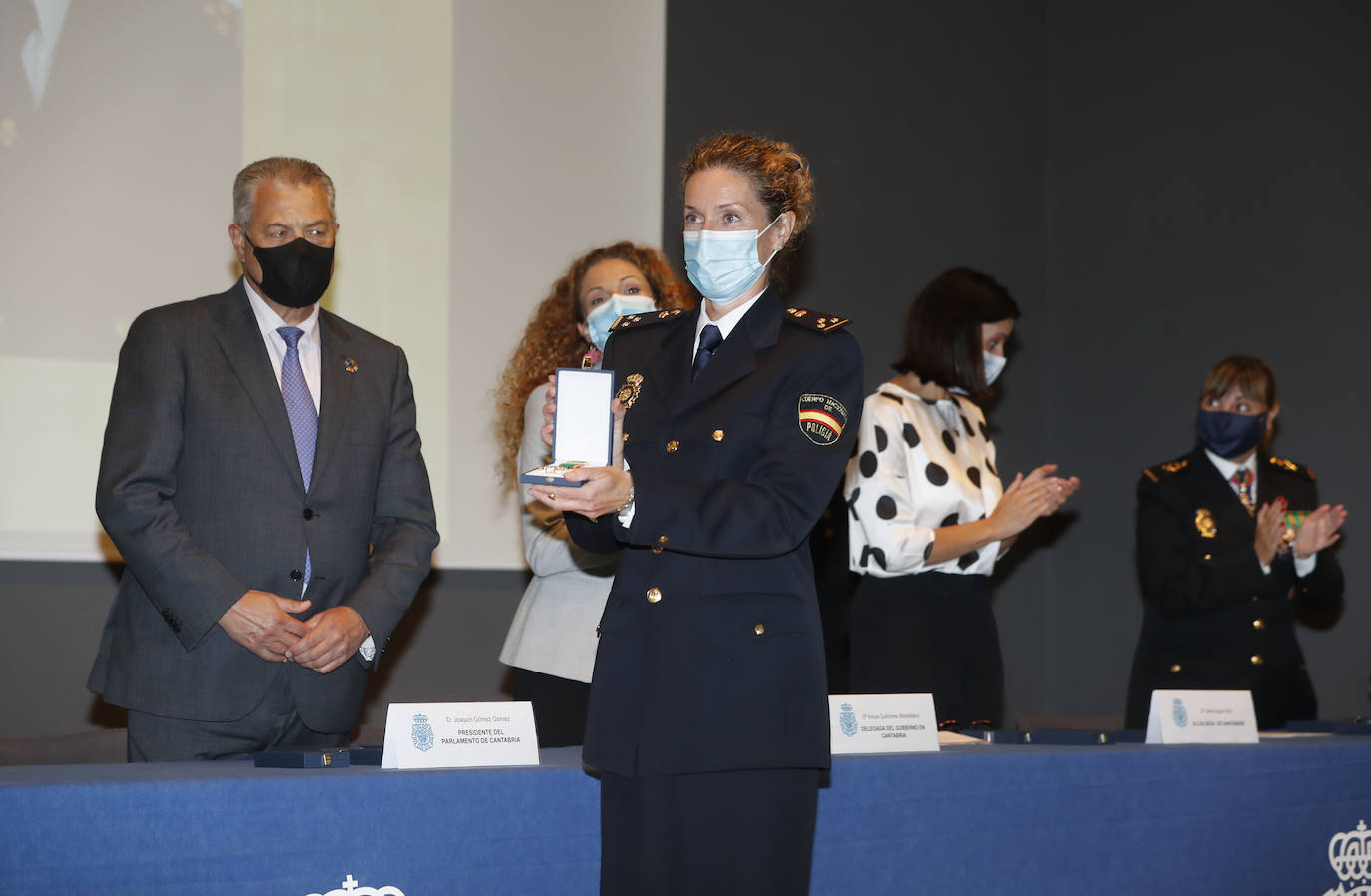 Fotos: La Policía Nacional entrega 29 Cruces al Mérito Policial a agentes y representantes de la sociedad civil
