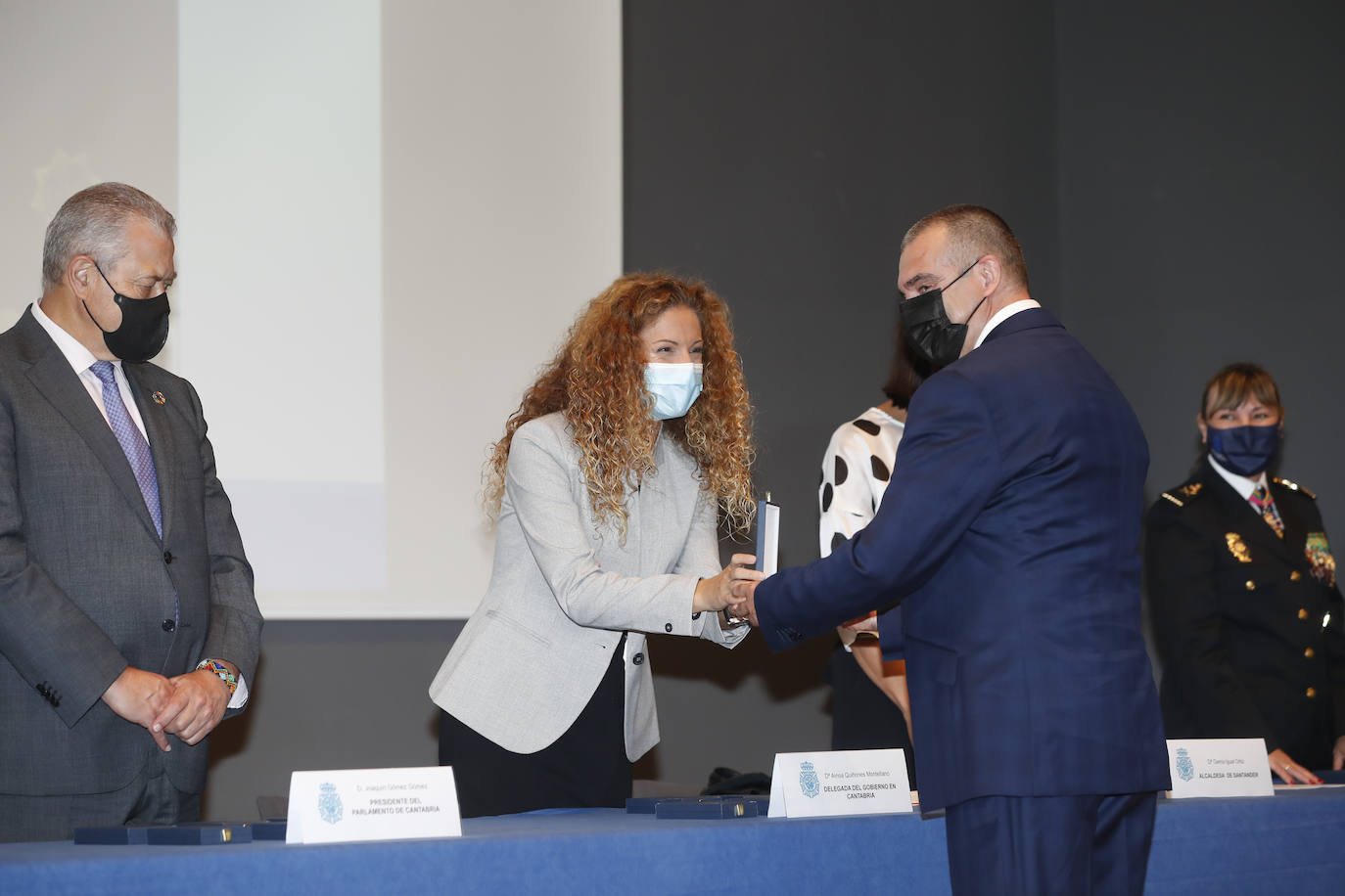 Fotos: La Policía Nacional entrega 29 Cruces al Mérito Policial a agentes y representantes de la sociedad civil