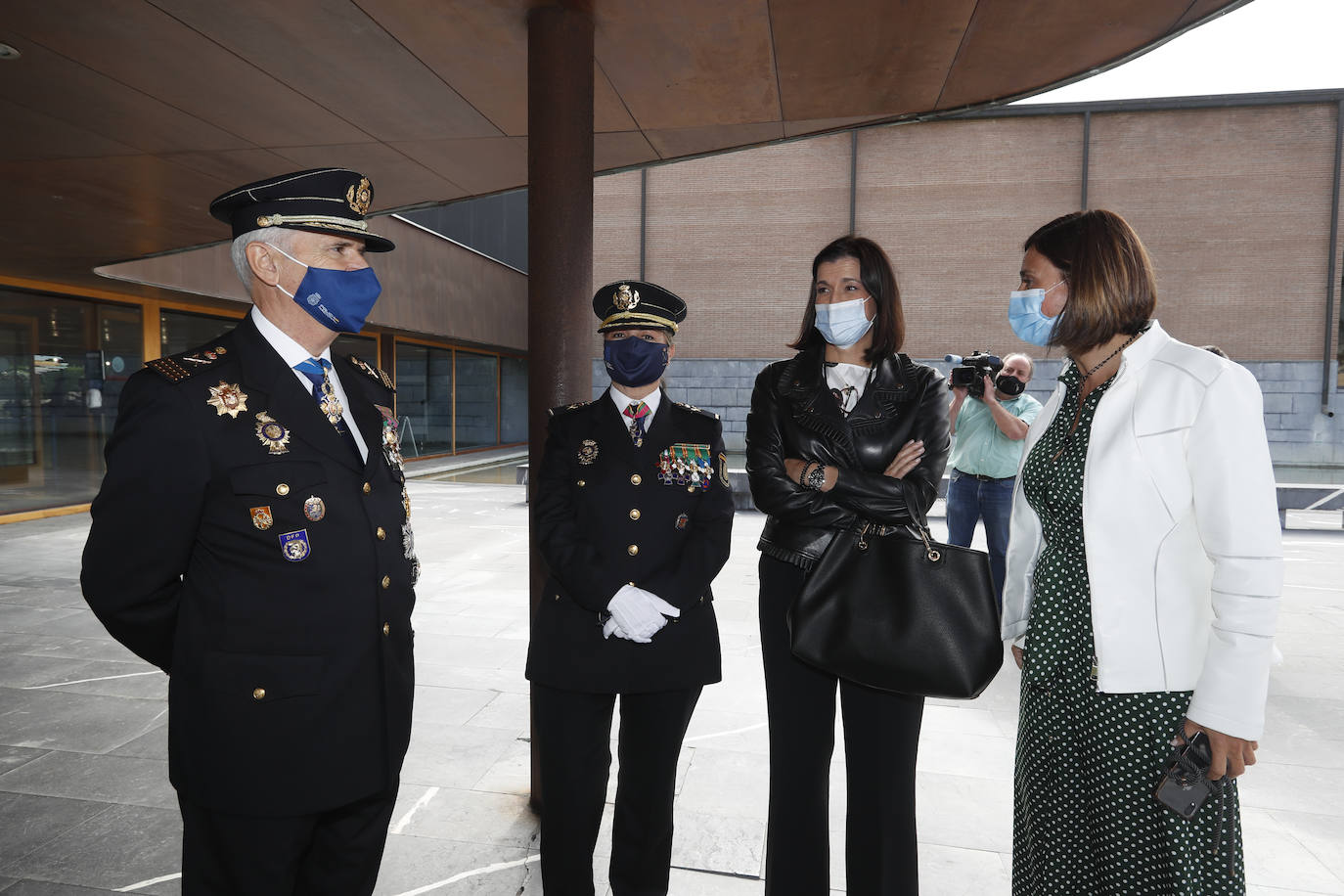 Fotos: La Policía Nacional entrega 29 Cruces al Mérito Policial a agentes y representantes de la sociedad civil