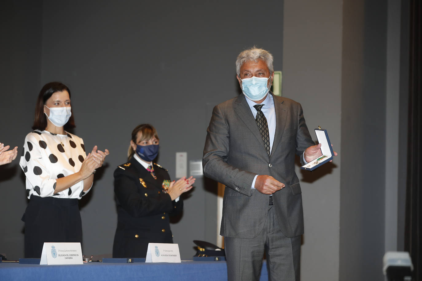 Fotos: La Policía Nacional entrega 29 Cruces al Mérito Policial a agentes y representantes de la sociedad civil