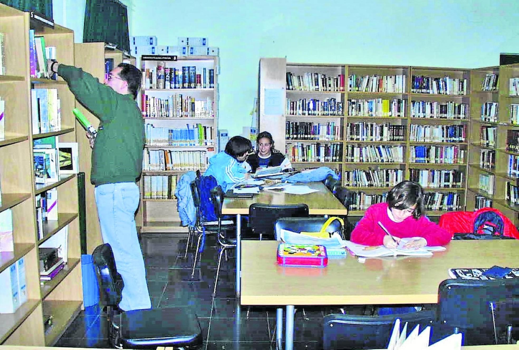 En el centro social La Pelá apenas ocupaba un pequeño salón de actos. 