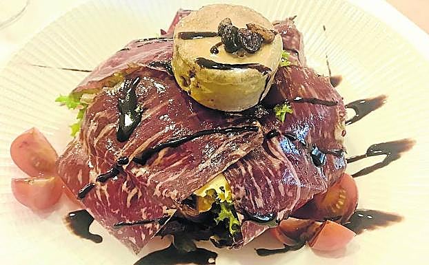 Ensalada de jamón y foie. 