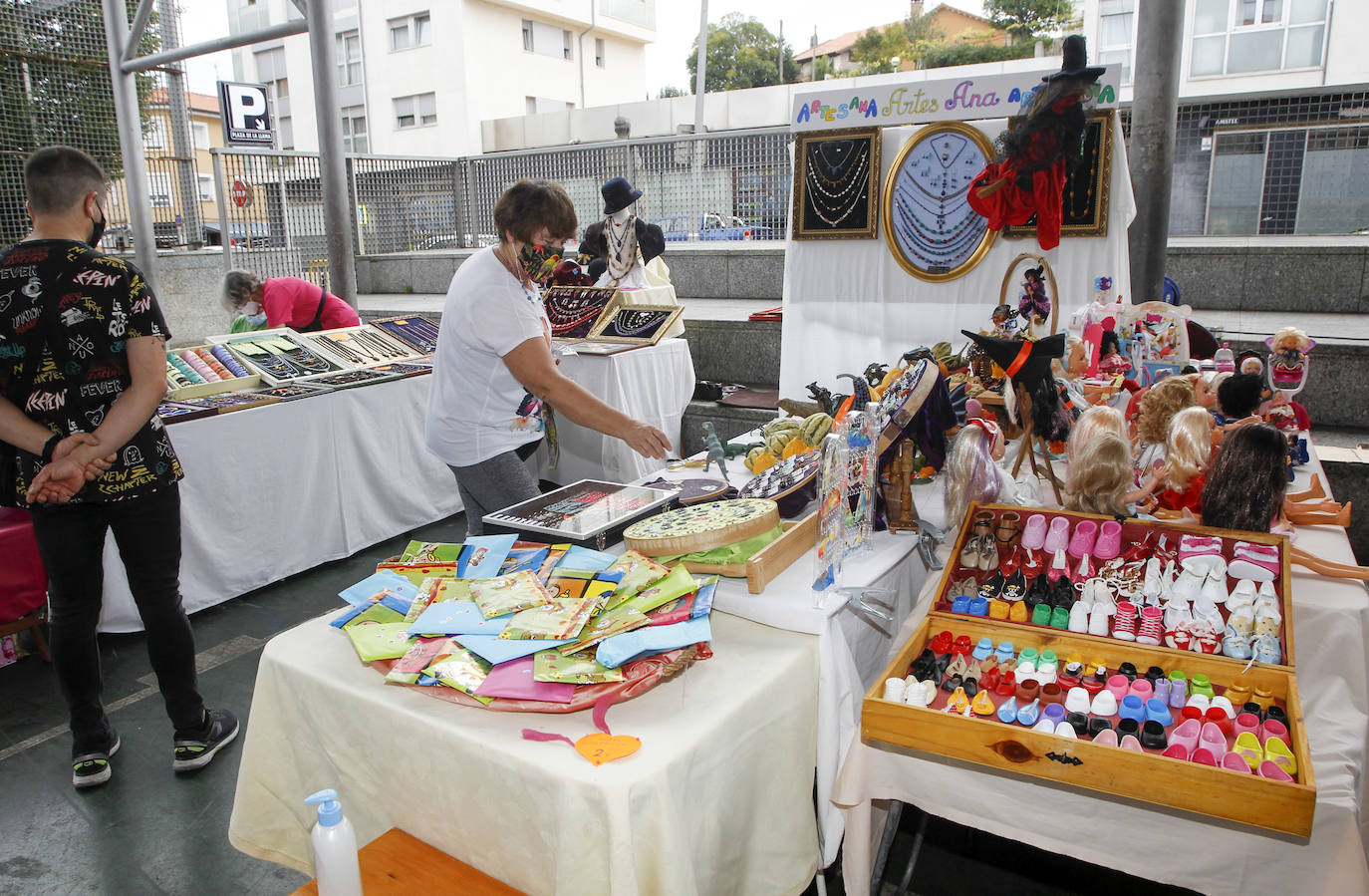 Fotos: Mercado agroalimentario y artesanal en Torrelavega