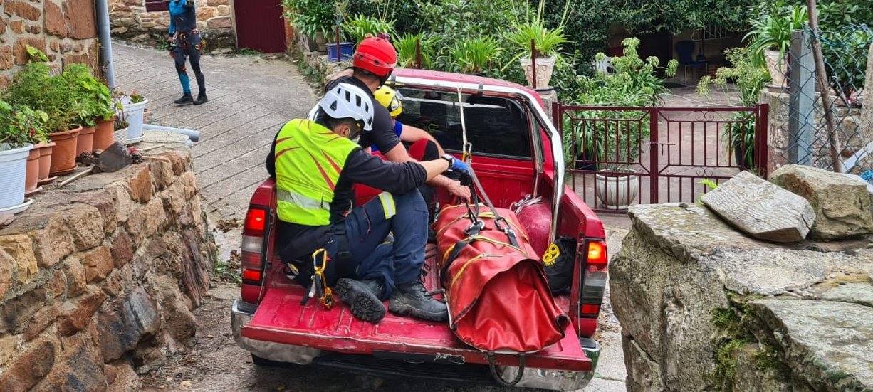 Fotos: Las imágenes del complicado rescate del menor accidentado en Peñarrubia