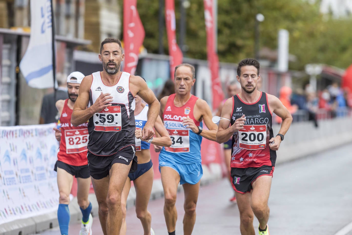 Fotos: Cientos de corredores acuden a la Media Maratón de Santander