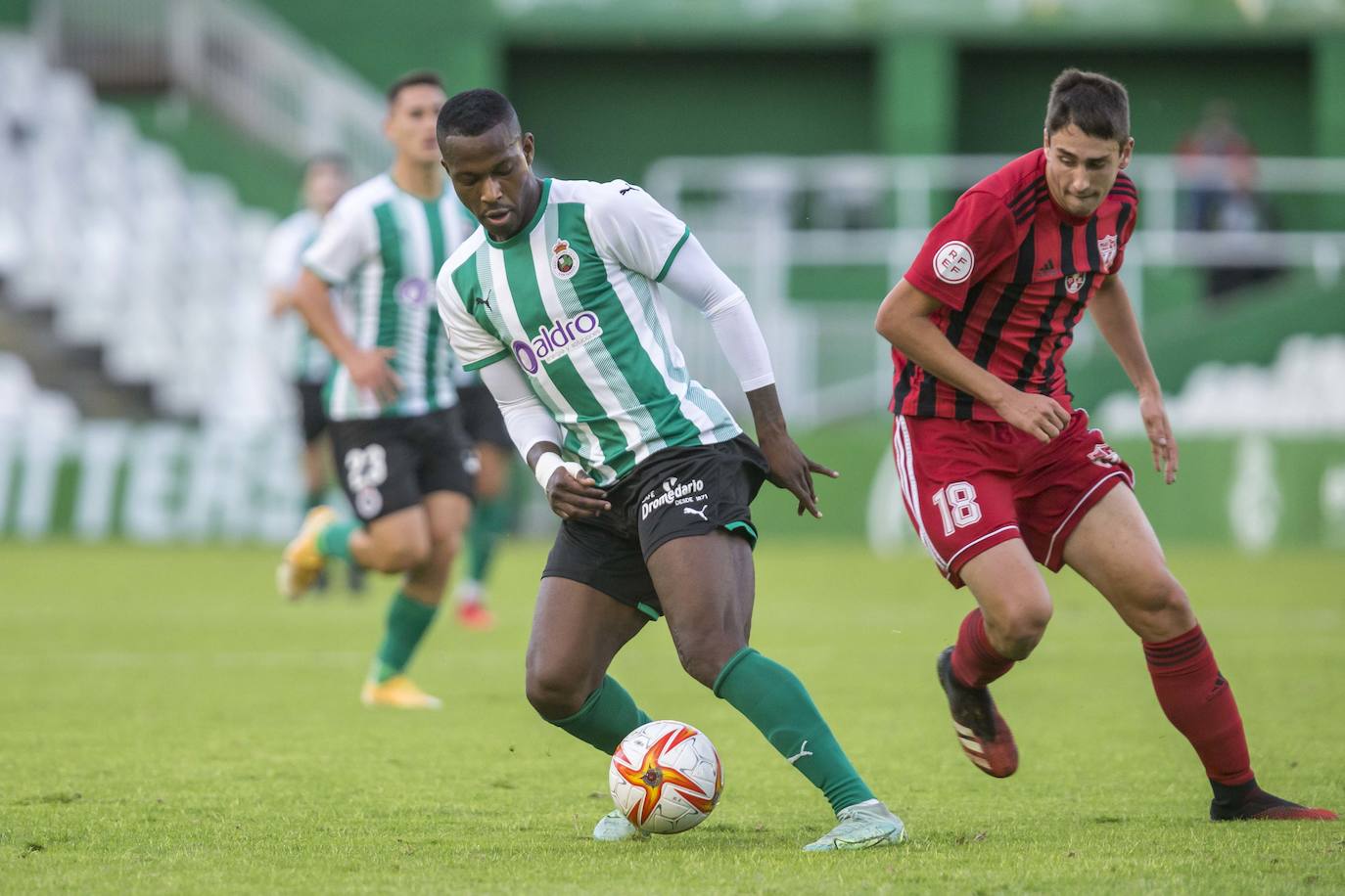 Fotos: Imágenes del partido Racing-Arenas de Copa Federación