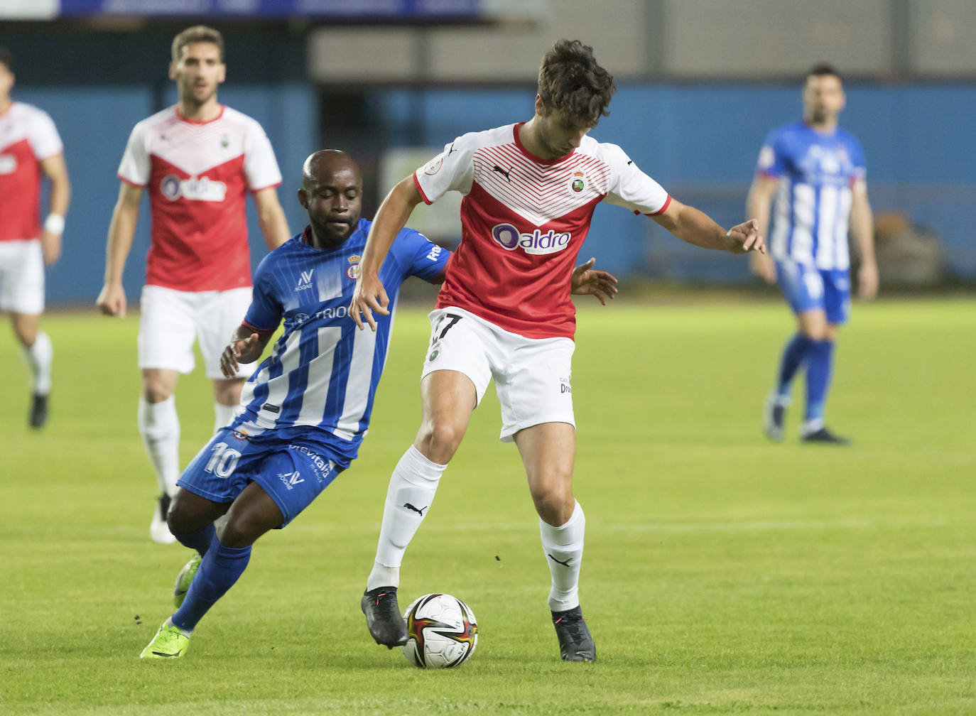 Fotos: Las imágenes del Avilés-Racing