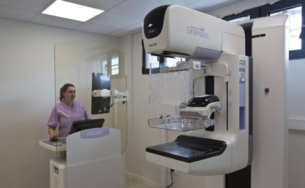 Mamógrafo con tomosíntesis instalado el año pasado en el centro de Vargas