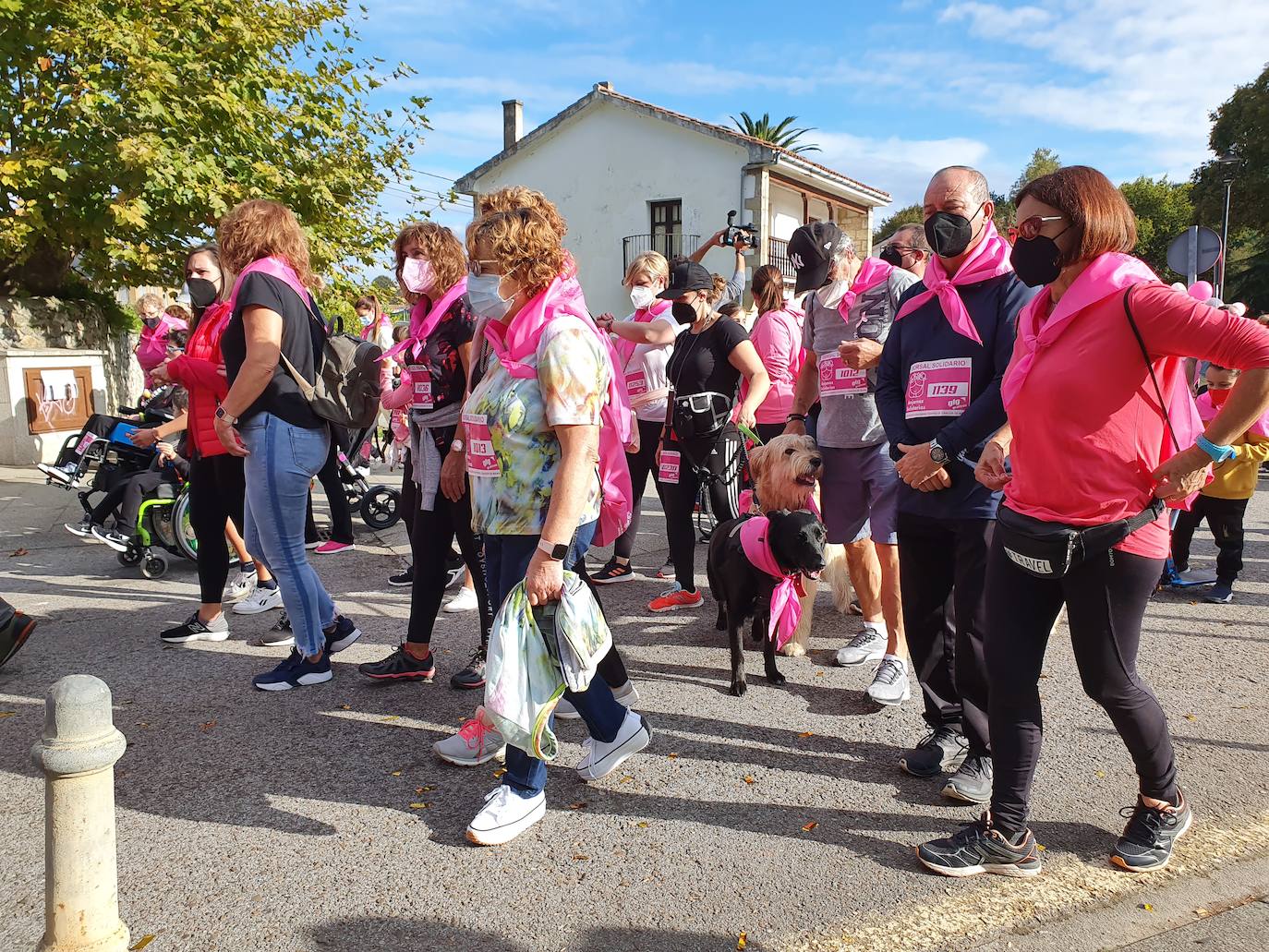 Fotos: Imágenes de la marcha contra el cáncer de mama en Puente San Miguel