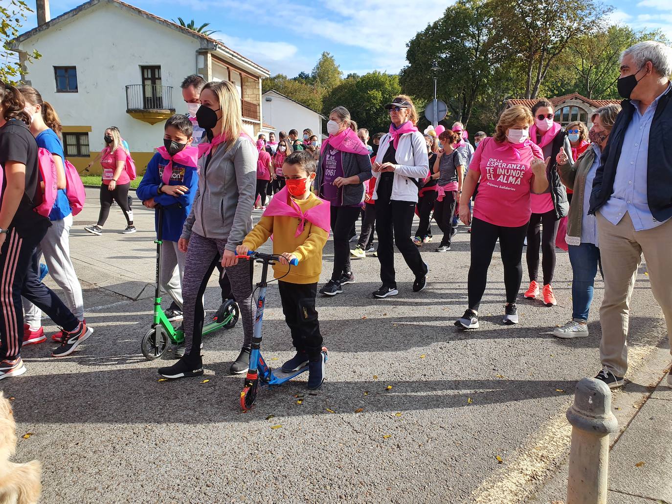 Fotos: Imágenes de la marcha contra el cáncer de mama en Puente San Miguel